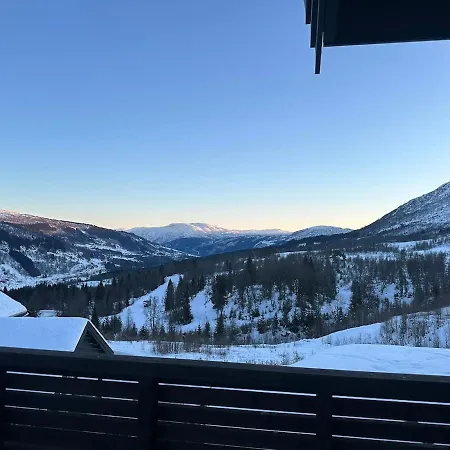 Semesterbostad Log In Hodlekve With Mountain View Sogndal